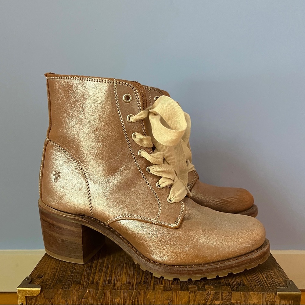 Gold Metallic Ankle Boots with Chunky Heel and Lace-Up Design